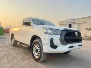 Toyota Hilux 2022 Off white