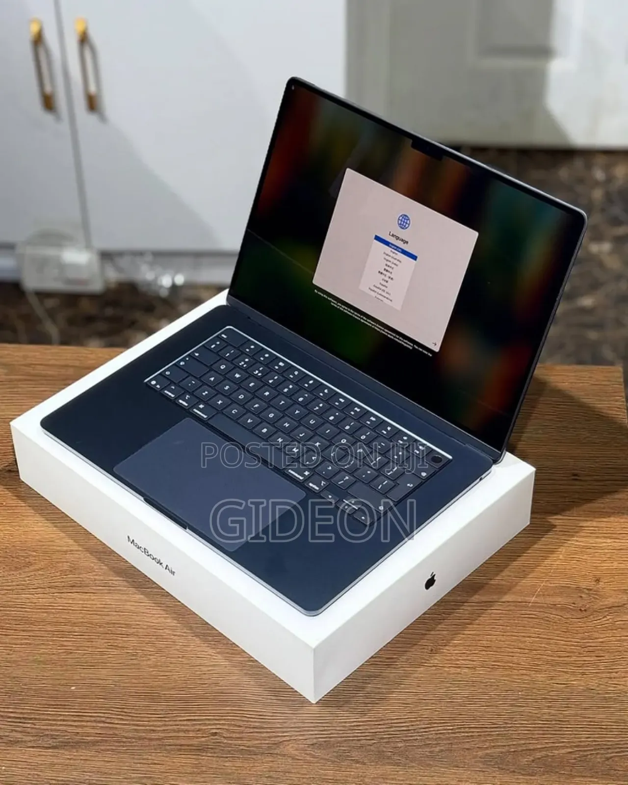 New Laptop Apple MacBook Air 2025 M4 13-Inch 24GB Apple M4 SSD 512GB