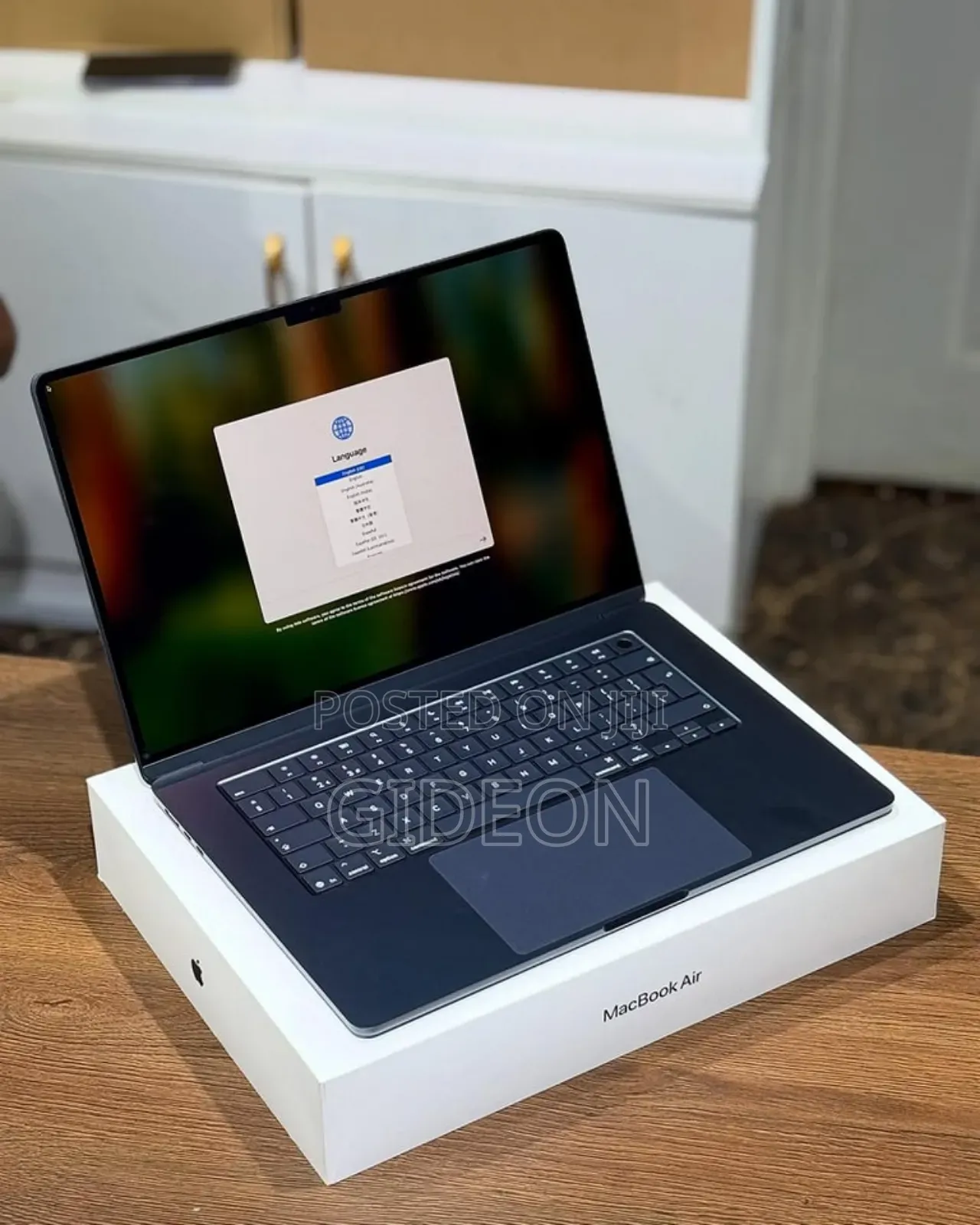 New Laptop Apple MacBook Air 2025 M4 13-Inch 24GB Apple M4 SSD 512GB