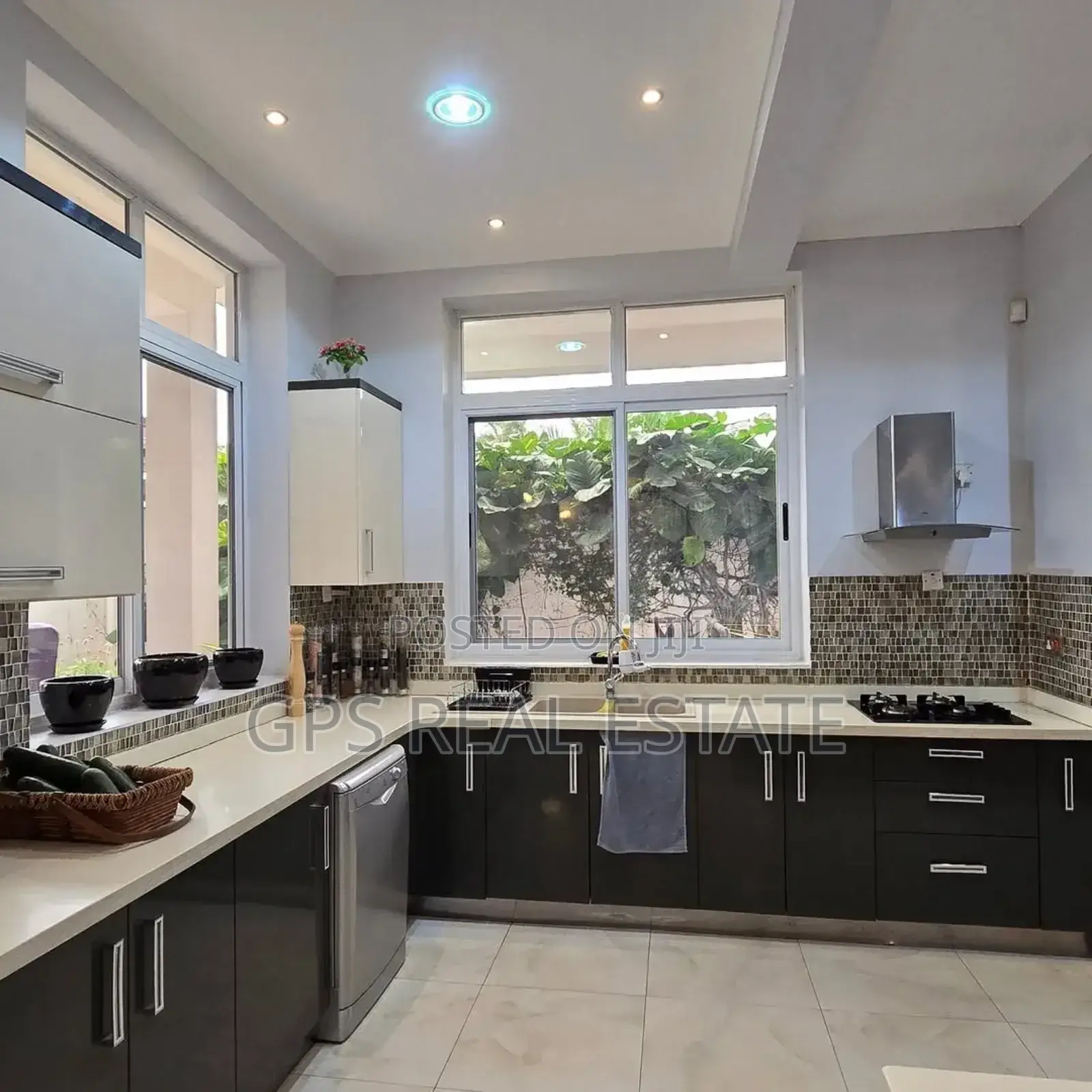 5bdrm House in Mikocheni, Kinondoni for sale