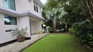 5bdrm Block of Flats in Mchakama, Mikocheni for sale
