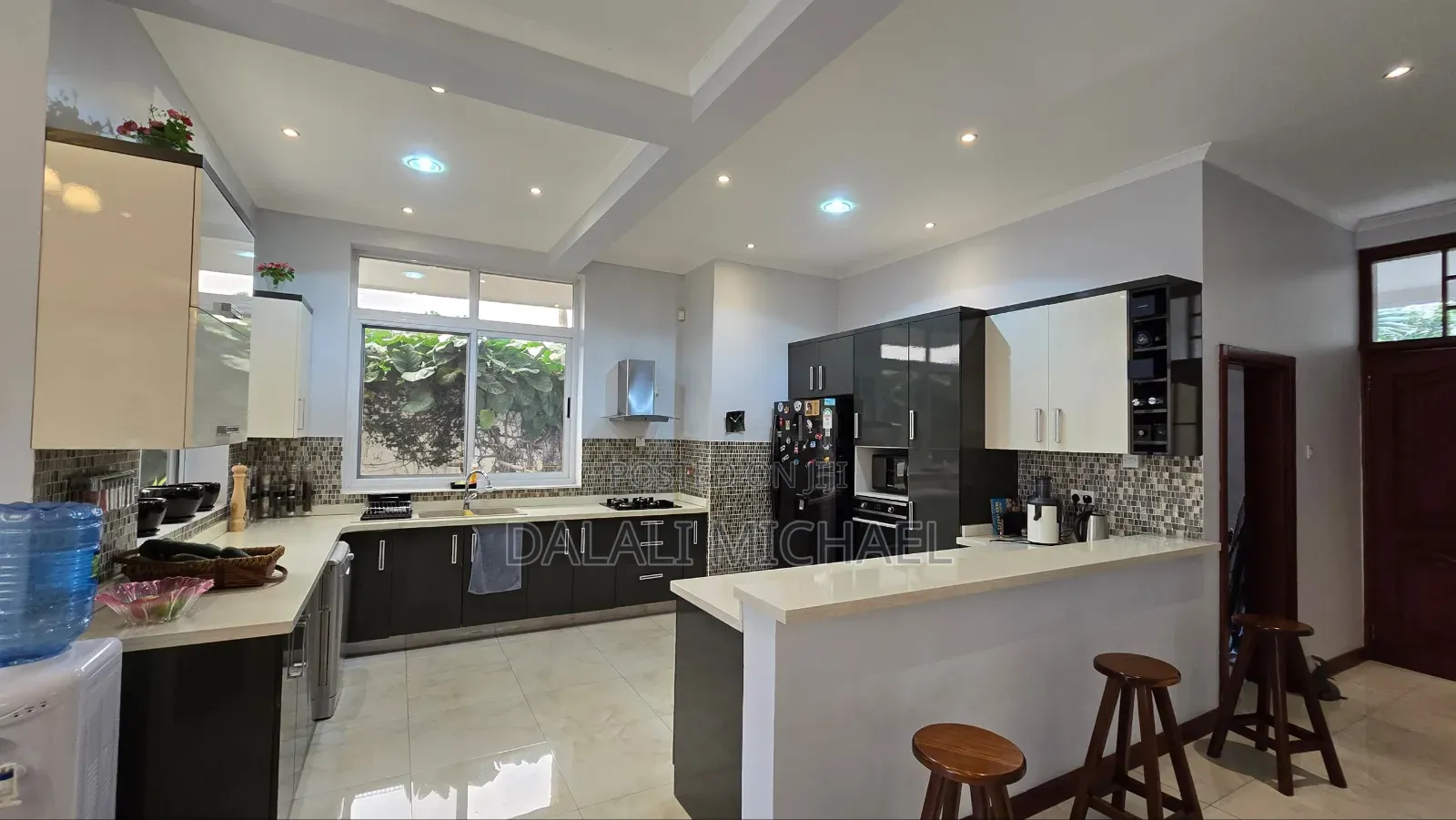 5bdrm House in Mikocheni for sale