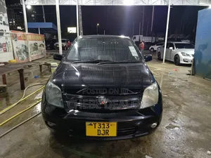 Toyota IST 2004 Black