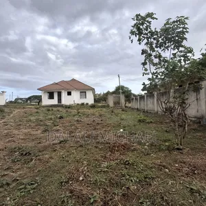 Kiwanja Kinauzwa Mbweni Mpiji