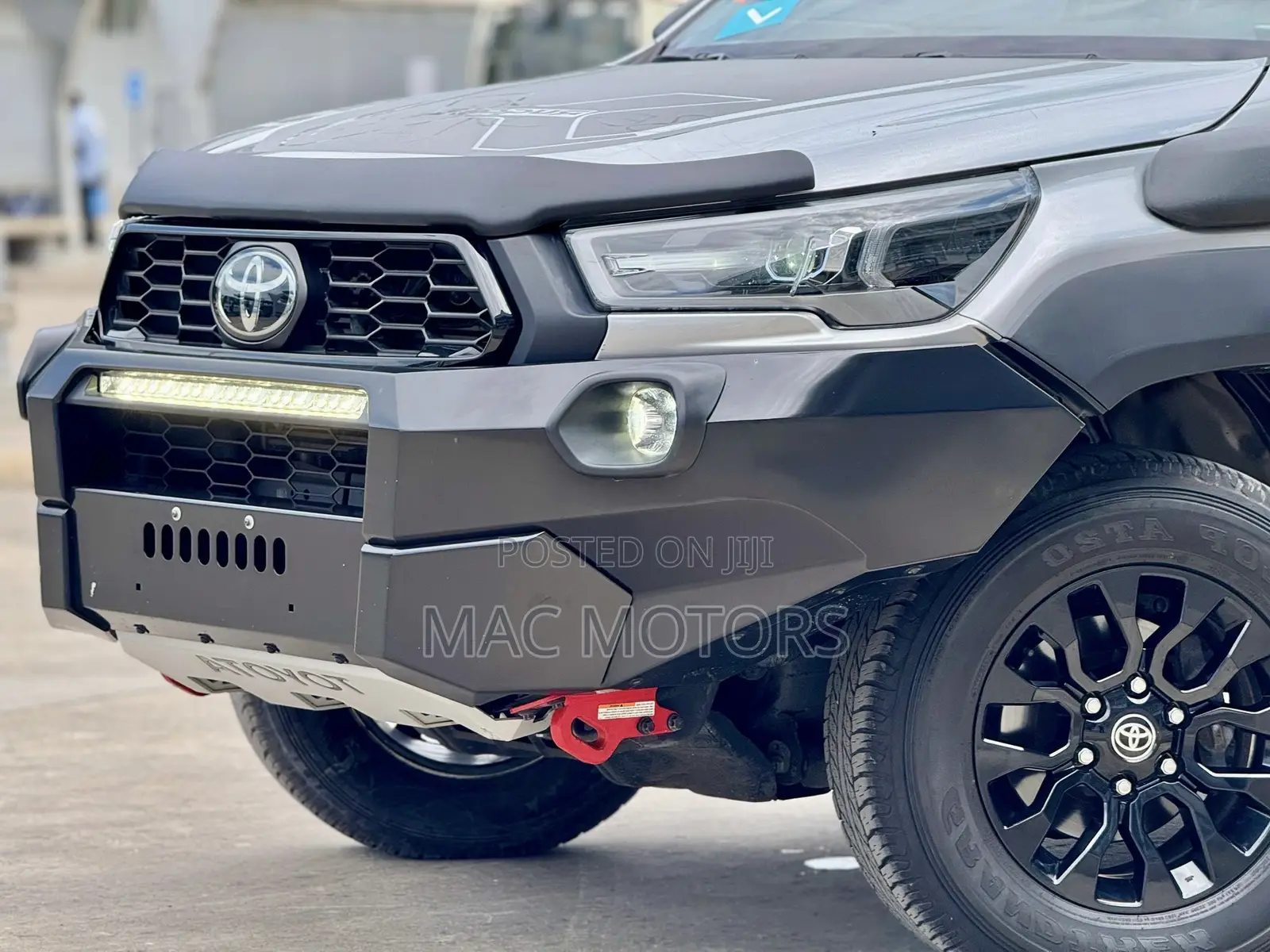 Toyota Hilux Revo Double Cab Deisel 2.8 AWD 2022 Silver