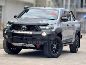 Toyota Hilux Revo Double Cab Deisel 2.8 AWD 2022 Silver