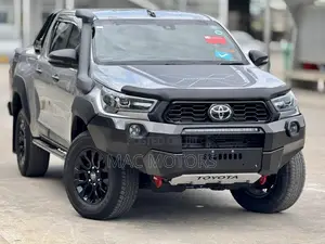 Toyota Hilux Revo Double Cab Deisel 2.8 AWD 2022 Silver