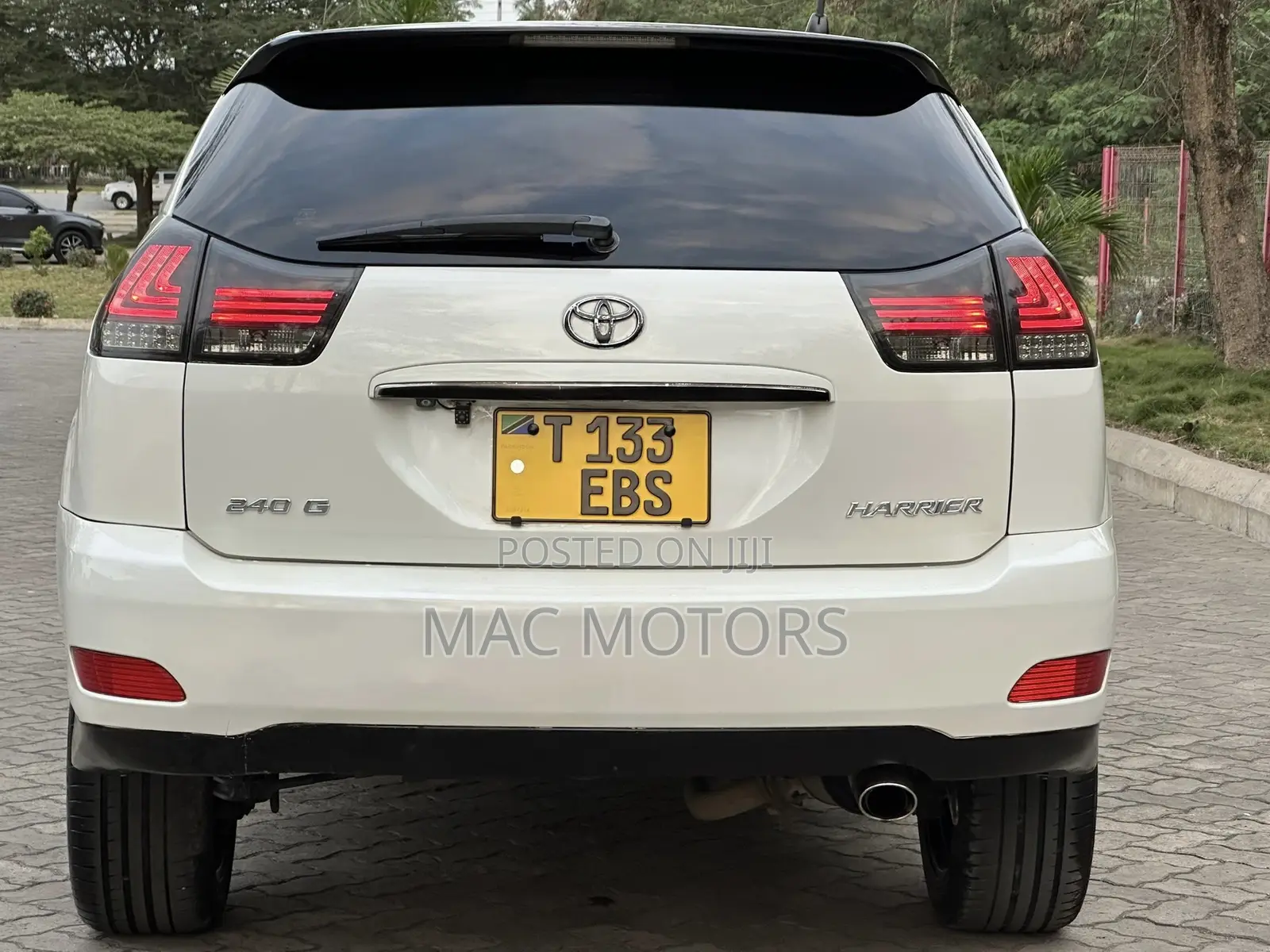 Toyota Harrier 2005 White