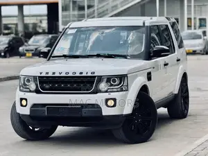 Land Rover Discovery 2015 White