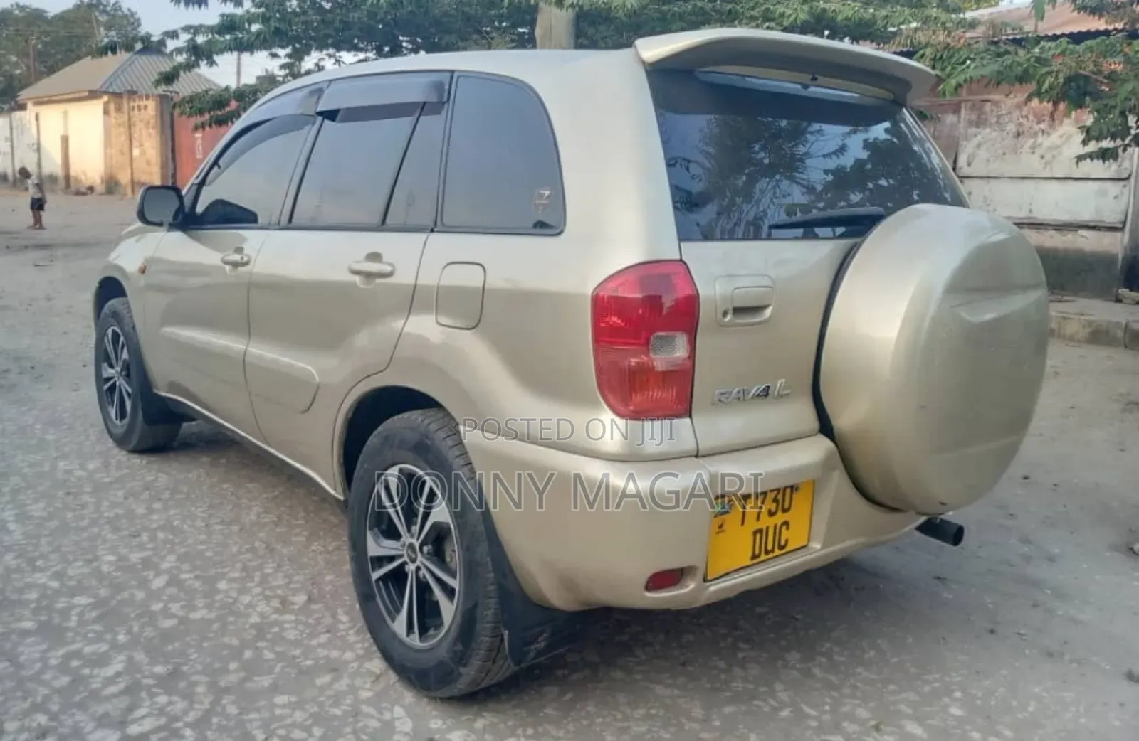 Toyota RAV4 2005 Gold