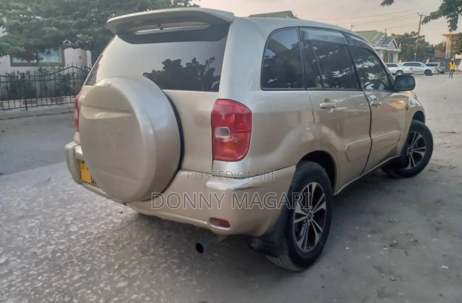 Toyota RAV4 2005 Gold