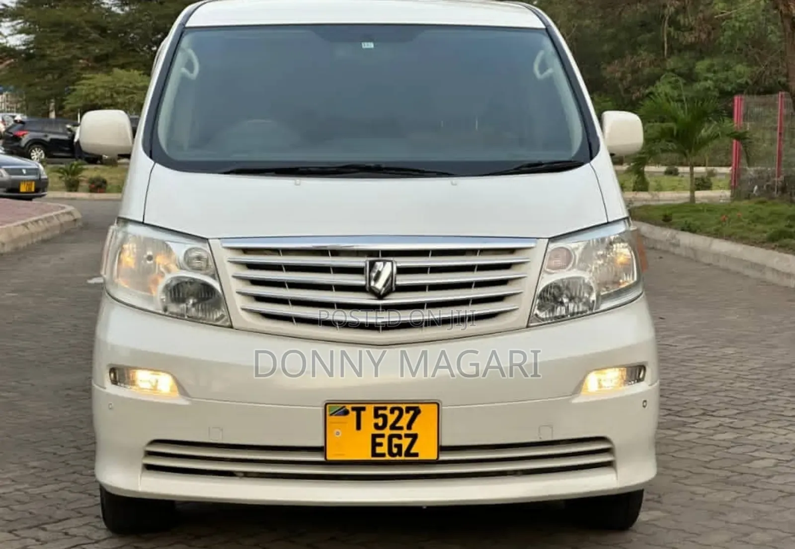 Toyota Alphard 2004 White