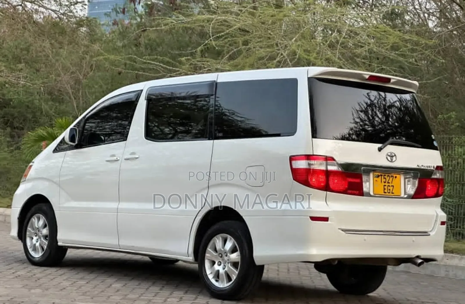 Toyota Alphard 2004 White