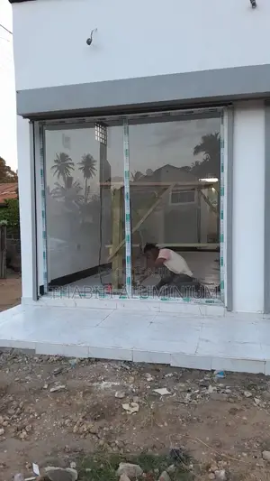 Flem Ya Aluminium Na Office Partion Tunaweka