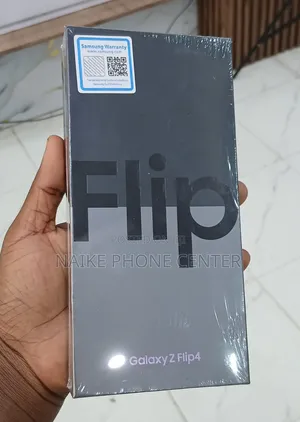New Samsung Galaxy Z Flip4 256 GB Black