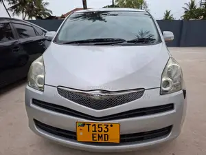 Toyota Ractis 2006 Silver