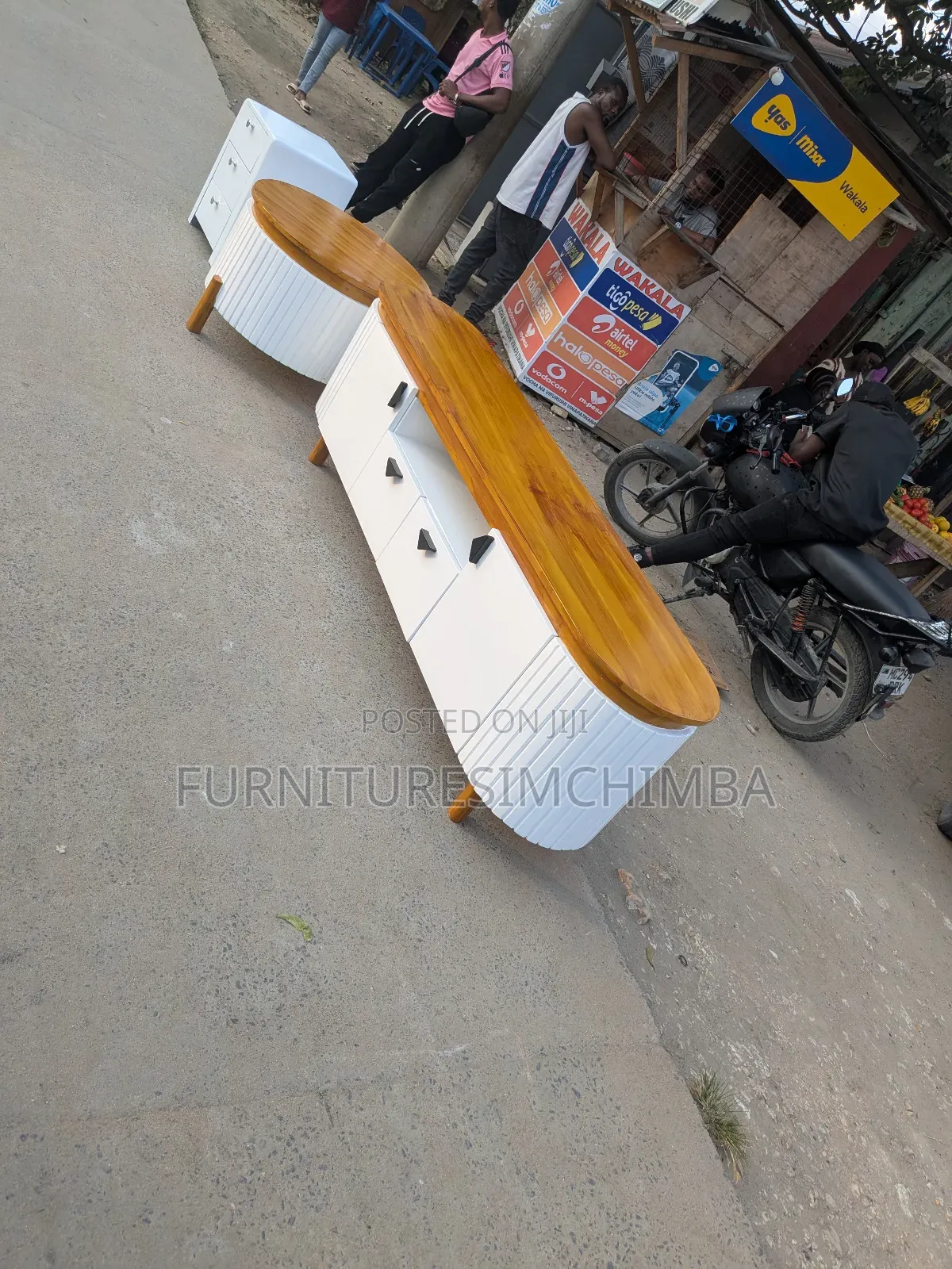 Tv Stand With It's Coffee Table