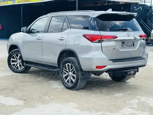 Toyota Fortuner 2.8 D RWD 2018 Silver