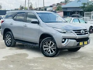 Toyota Fortuner 2.8 D RWD 2018 Silver