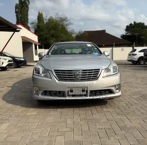 Toyota Crown 2010 Silver