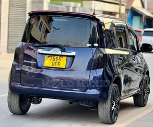 Toyota Ractis 2005 Blue