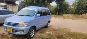 Toyota Noah 2003 Blue