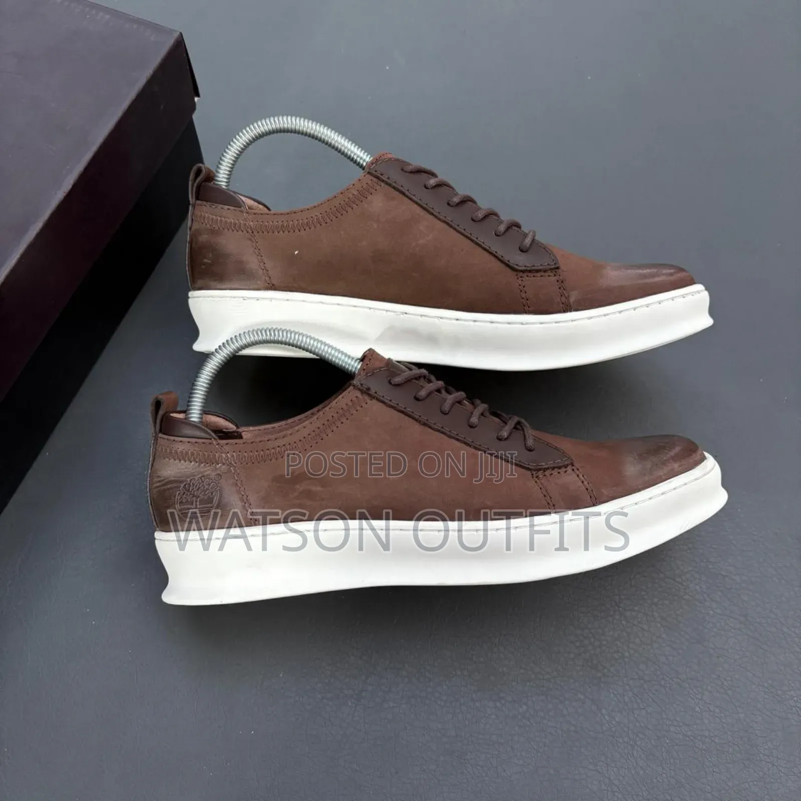Men's Timberlands or Viatu Vya Low Cut Official Na Very Classic