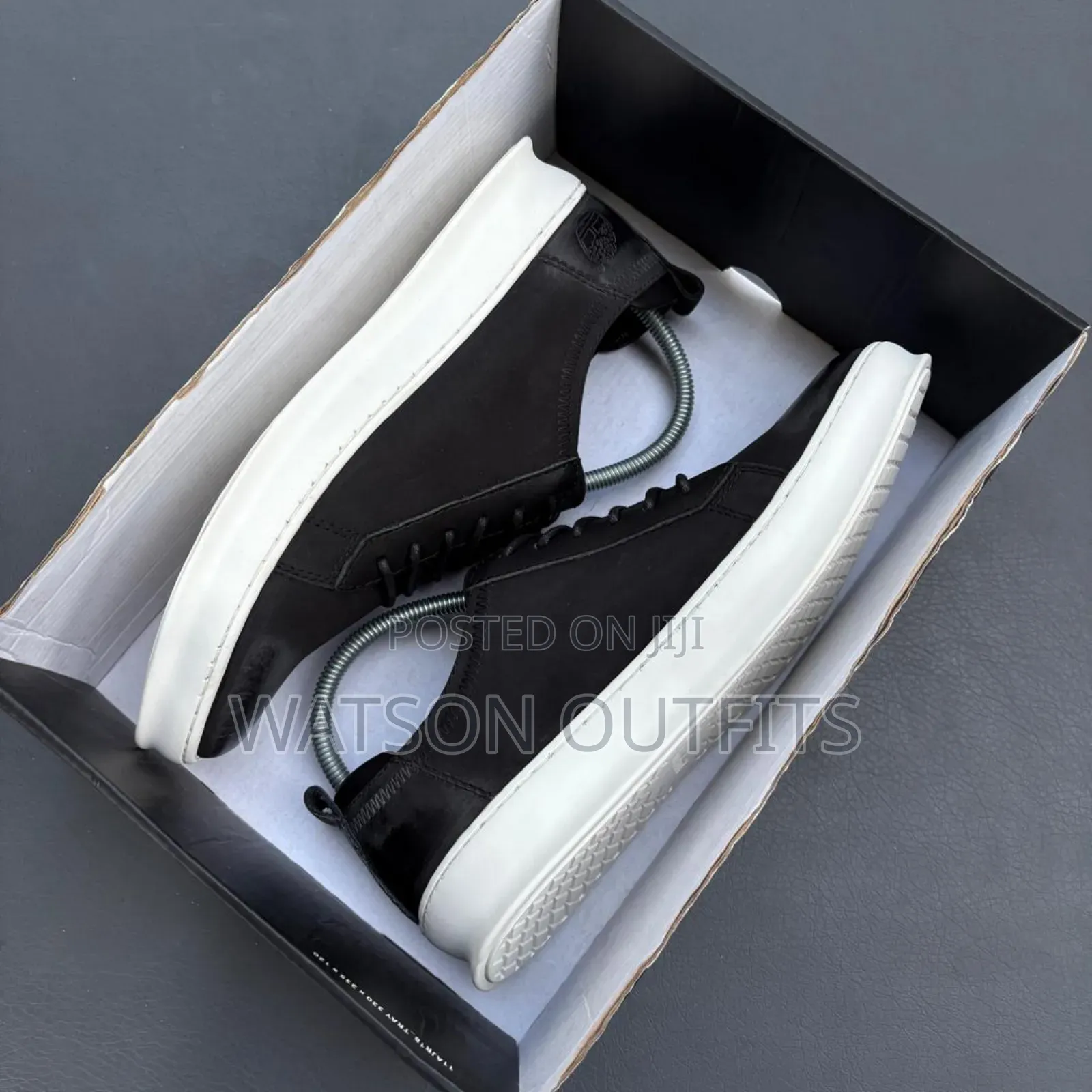 Men's Timberlands or Viatu Vya Low Cut Official Na Very Classic