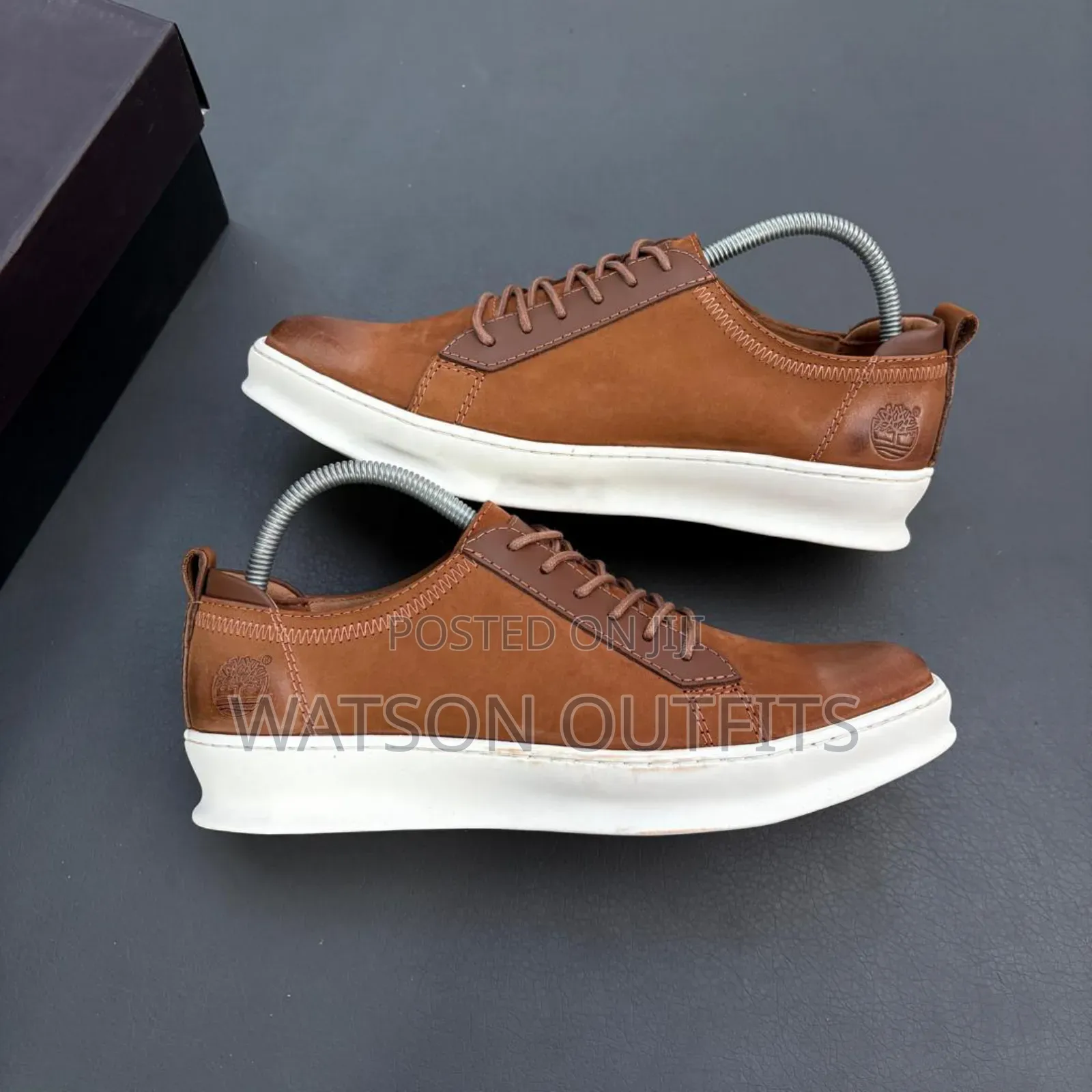 Men's Timberlands or Viatu Vya Low Cut Official Na Very Classic