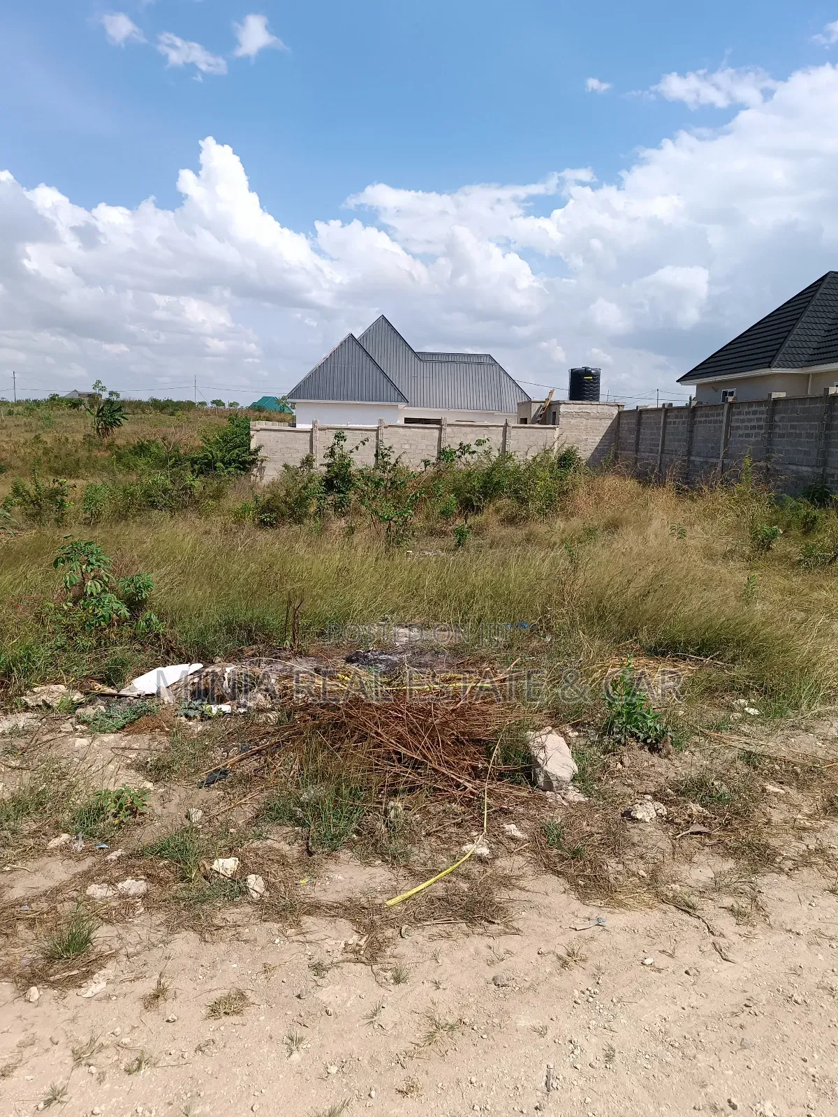 Kiwanja Kinauzwa Mabwepande Mji Mpya
