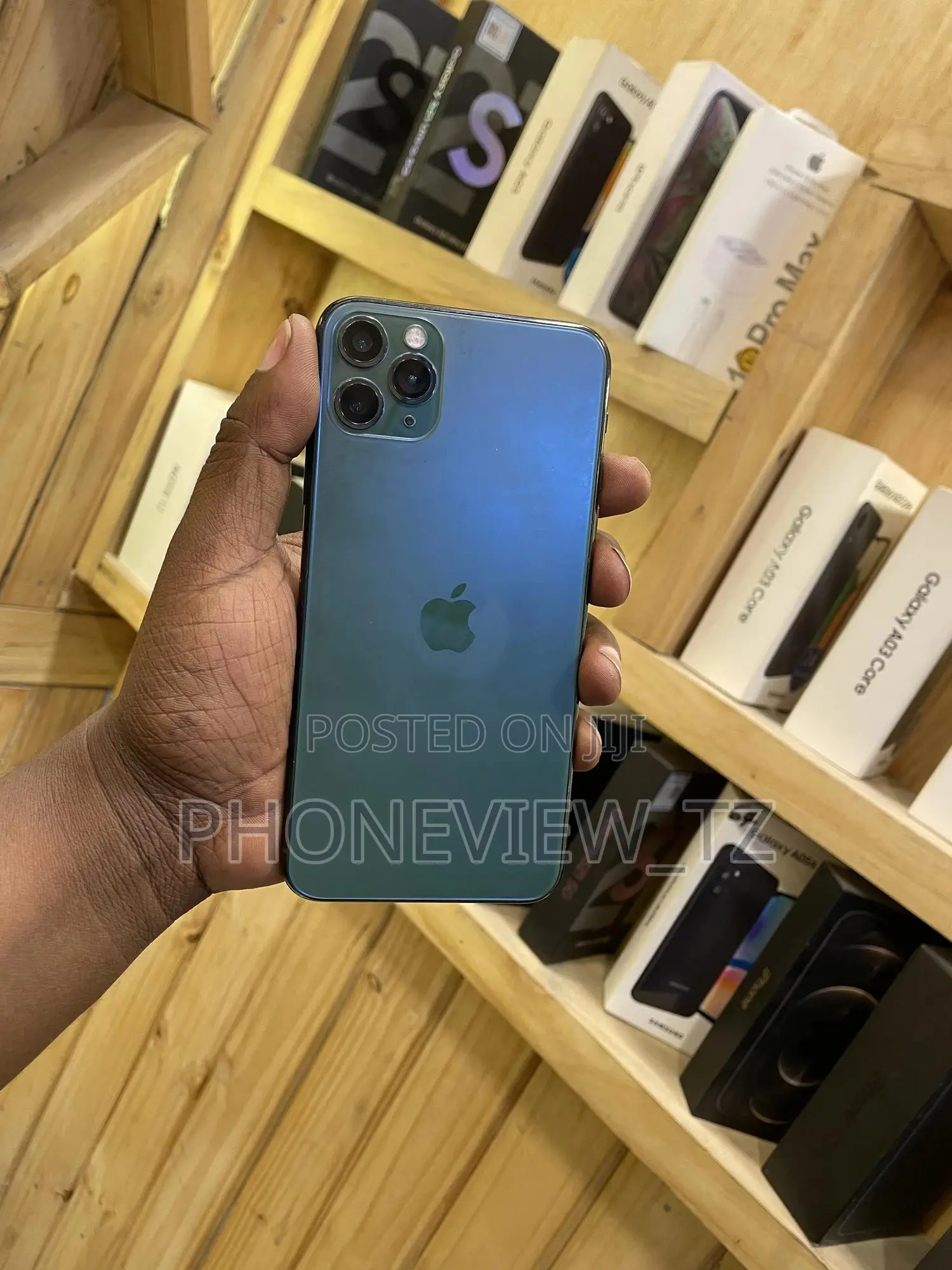 Apple iPhone 11 Pro Max 64 GB Green