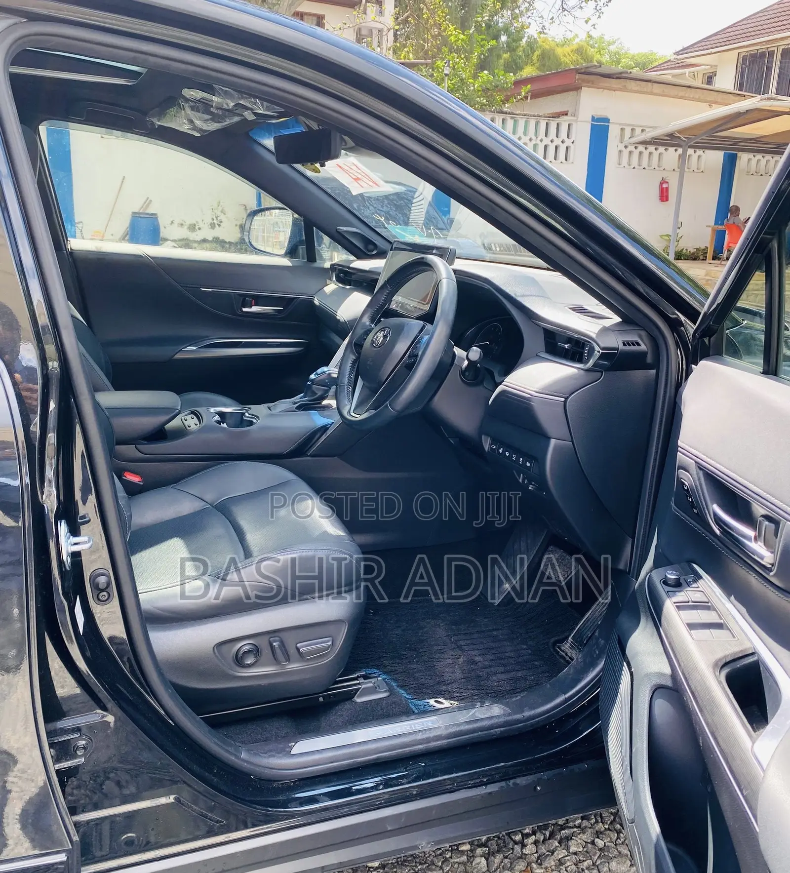 Toyota Harrier 2.0 2021 Black