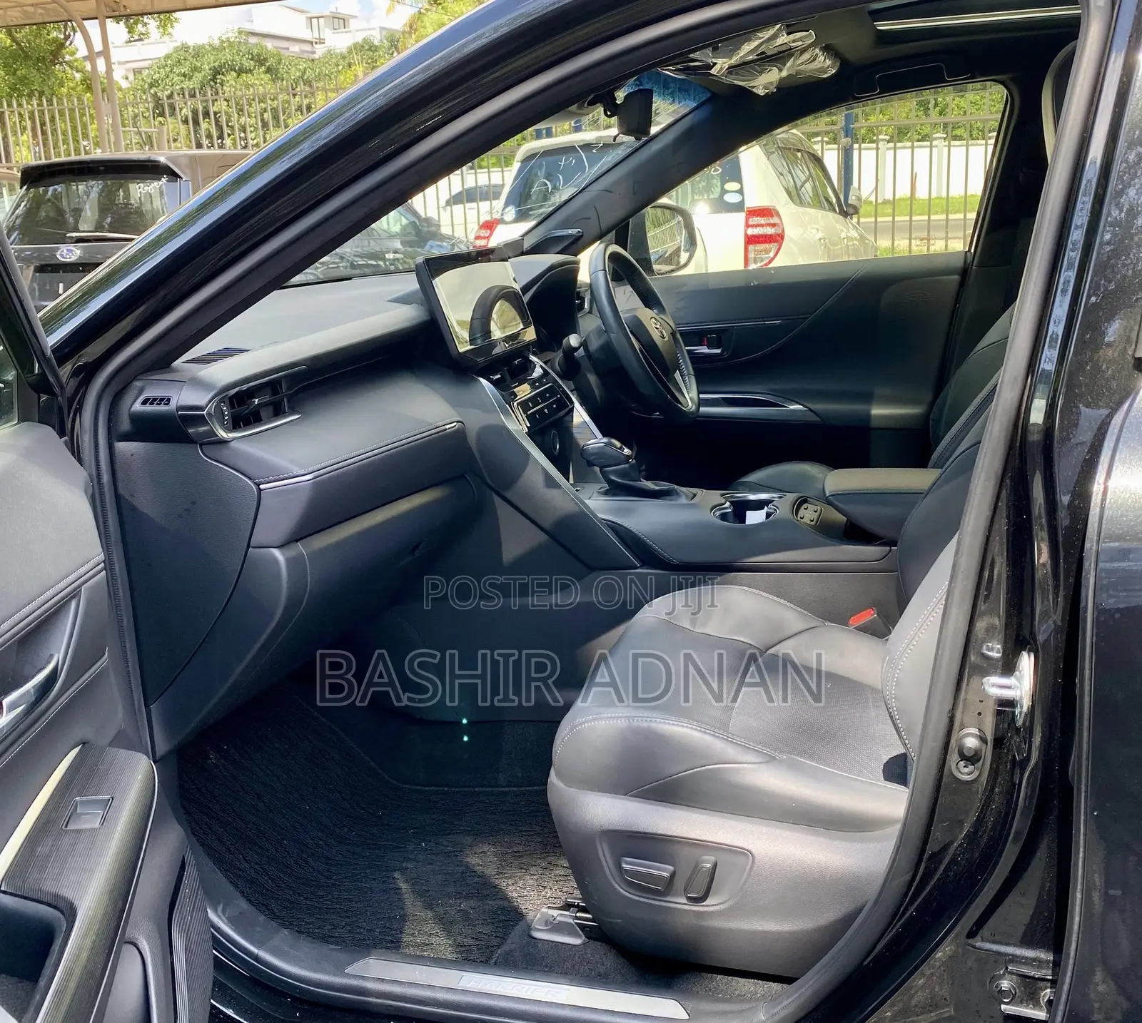 Toyota Harrier 2.0 2021 Black
