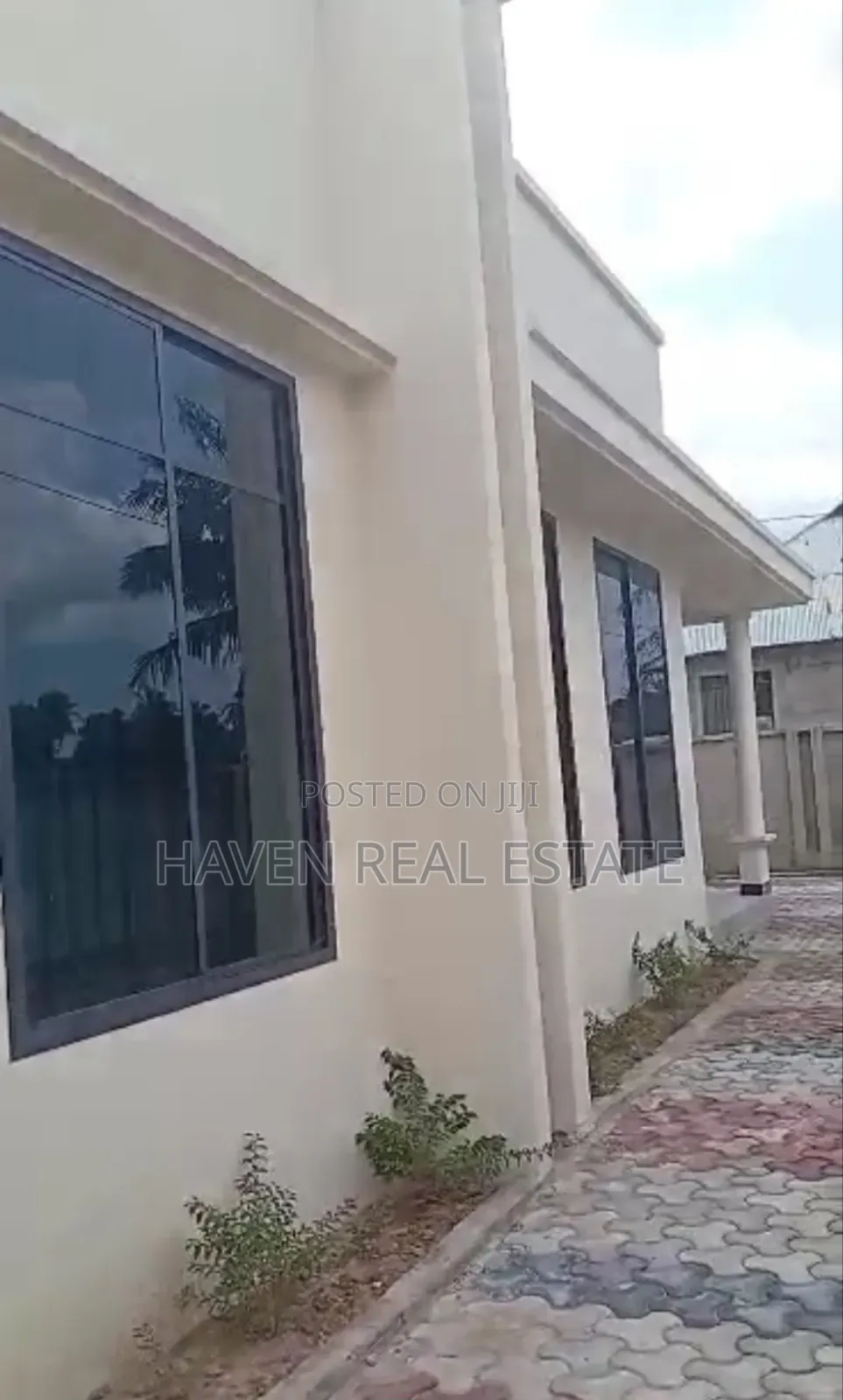 3bdrm House in Goba for sale