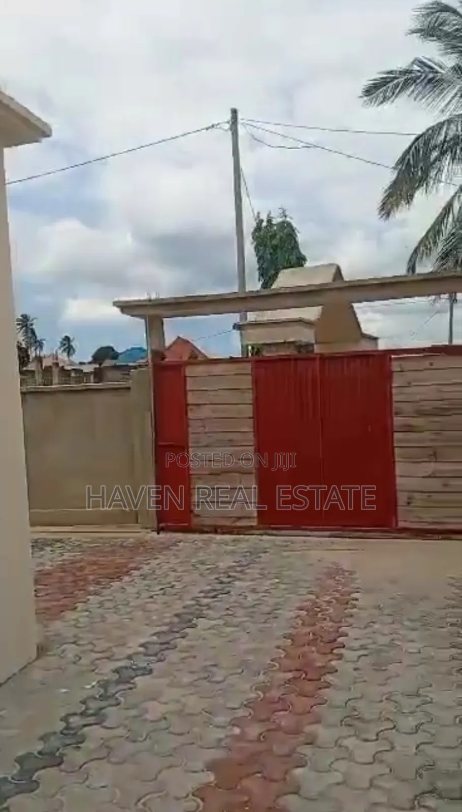 3bdrm House in Goba for sale