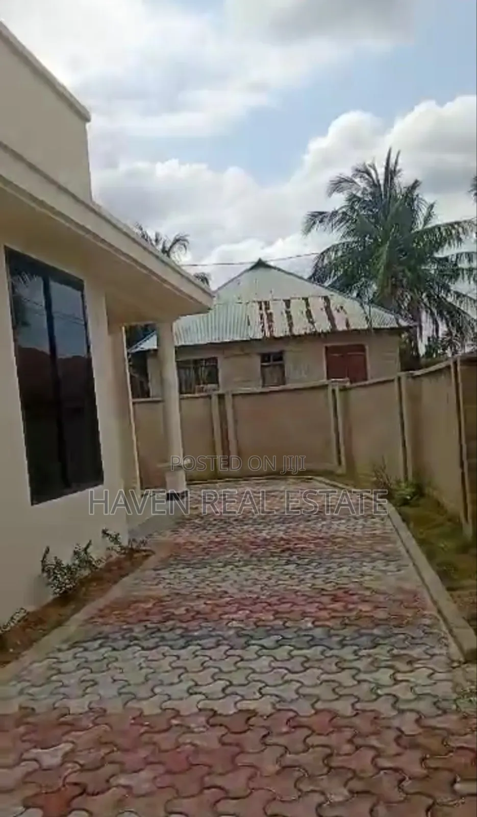 3bdrm House in Goba for sale