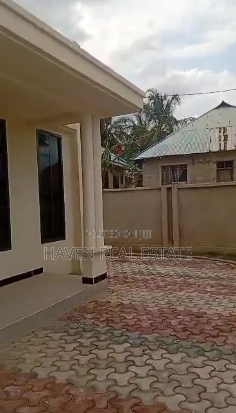 3bdrm House in Goba for sale