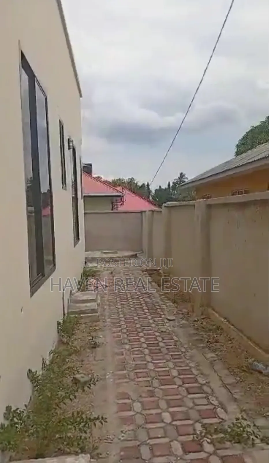 3bdrm House in Goba for sale
