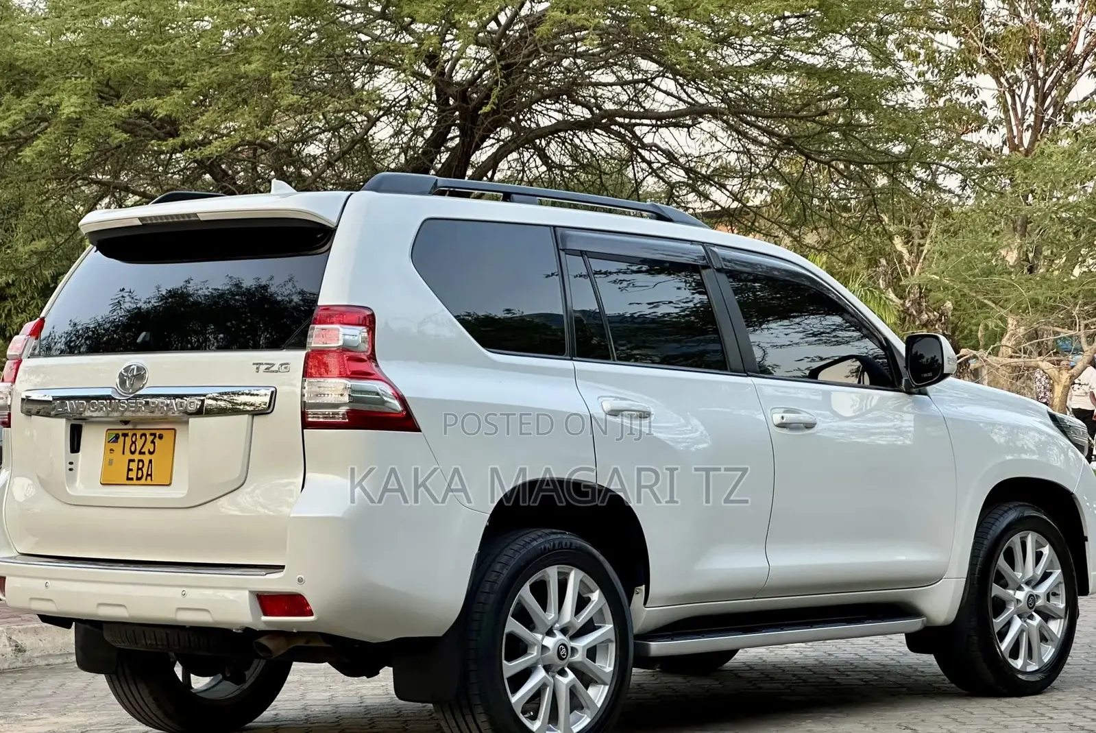 Toyota Land Cruiser Prado 2016 White