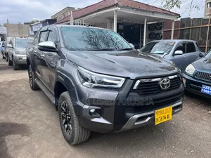 Toyota Hilux 2022 Gray
