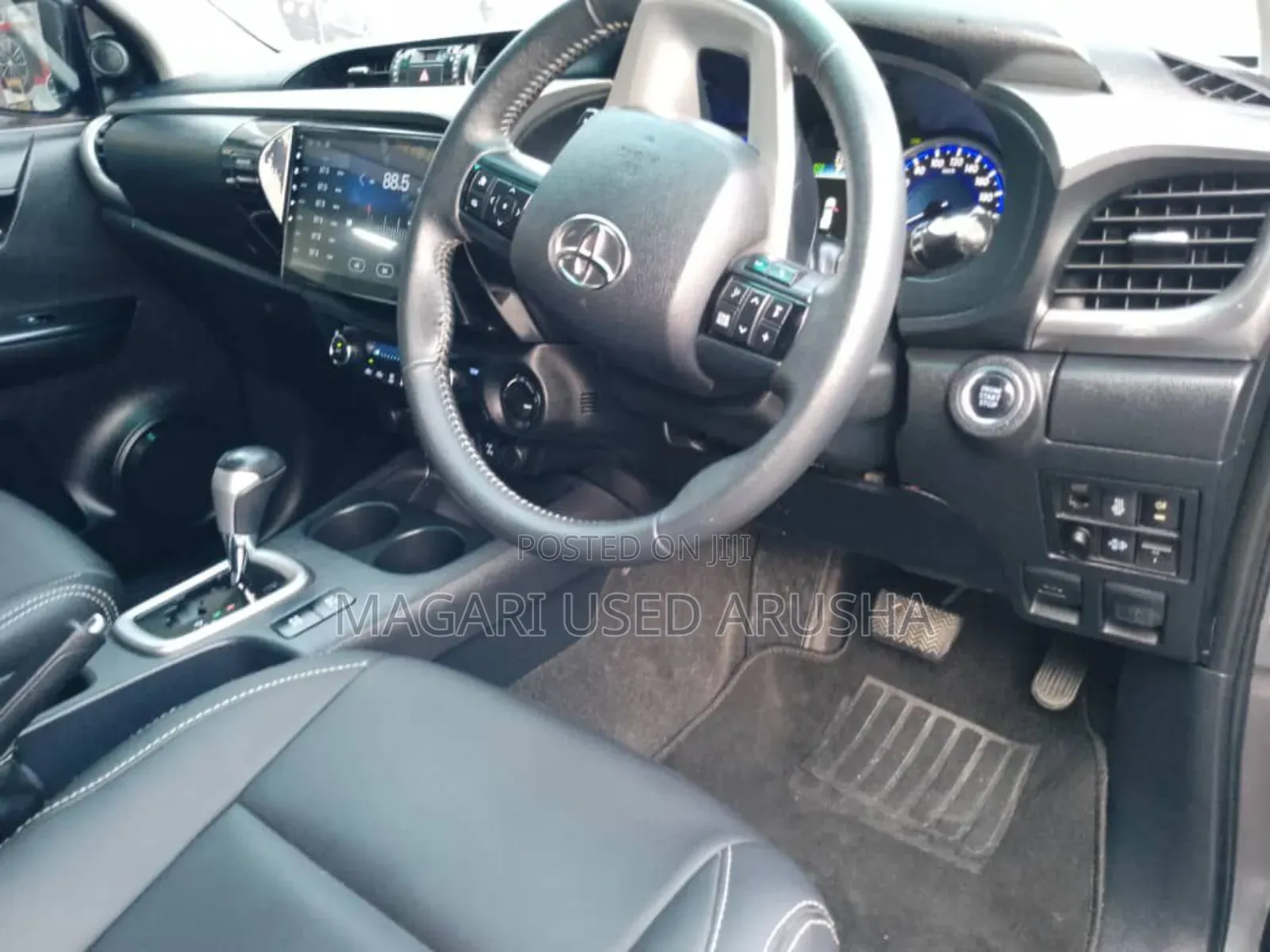 Toyota Hilux 2022 Gray
