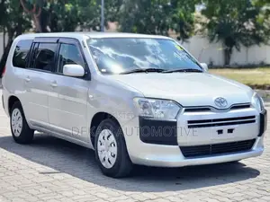 Toyota Succeed SV Premium 2014 Silver