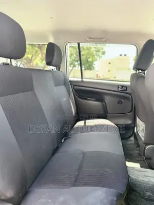 Toyota Succeed SV Premium 2014 Silver