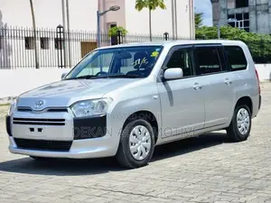 Toyota Succeed SV Premium 2014 Silver