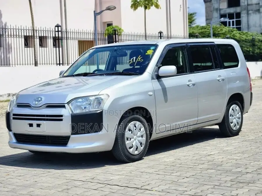 Toyota Succeed SV Premium 2014 Silver