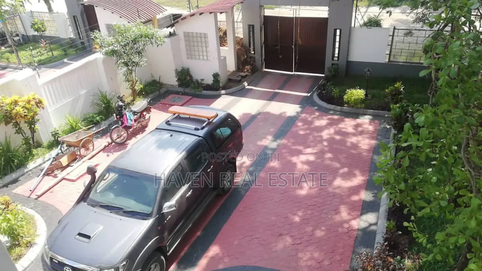 Furnished 4bdrm House in Masaki for rent