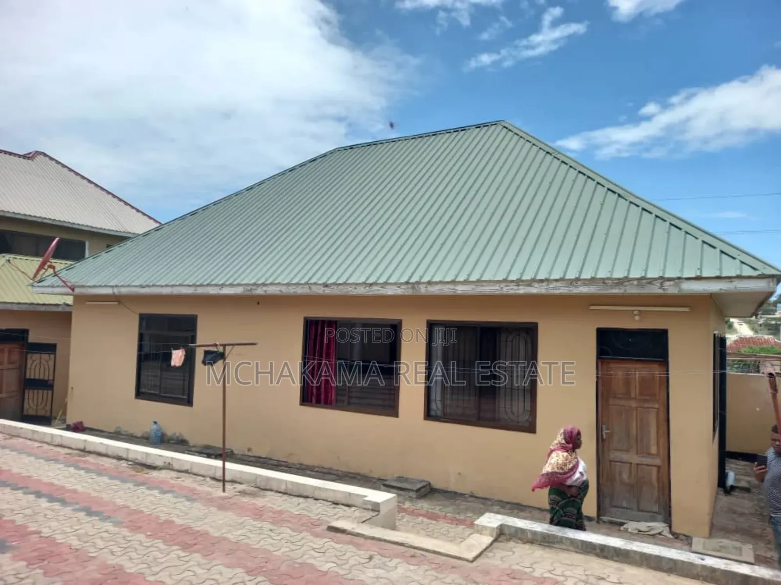 10bdrm House in Mchakama, Kunduchi for sale