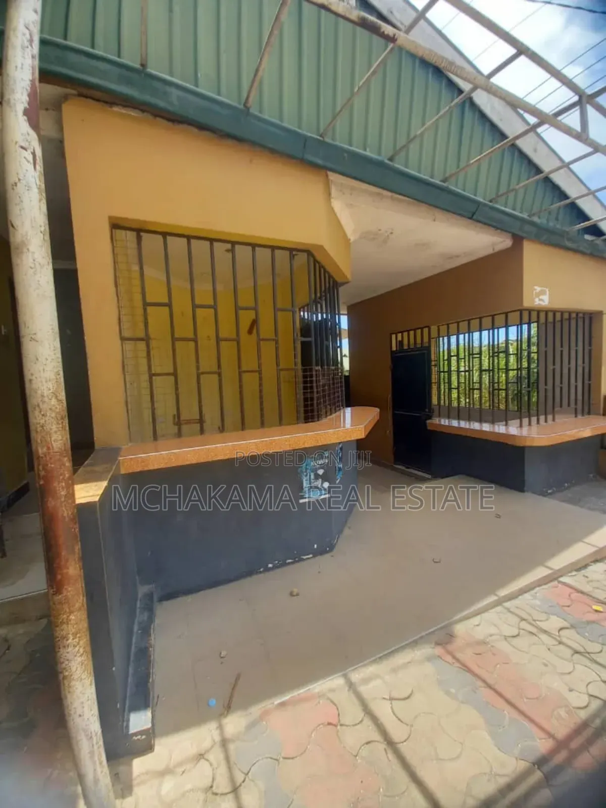 10bdrm House in Mchakama, Kunduchi for sale