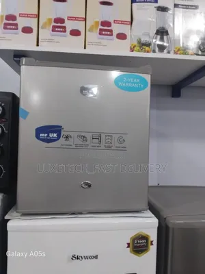 Mr Uk Single-Door Mini Refrigerator 44l