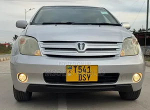 Toyota IST 2005 Silver